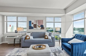 Luxury Apt Center of Downtown - SUM-1004